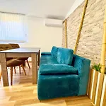 Charm 3 Varna