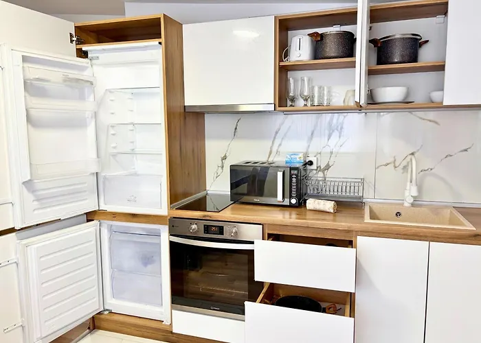 Charm 3 * Варна