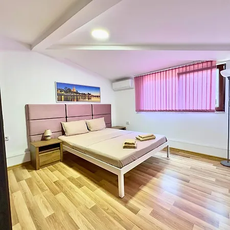 Charm 3 Apartment Varna